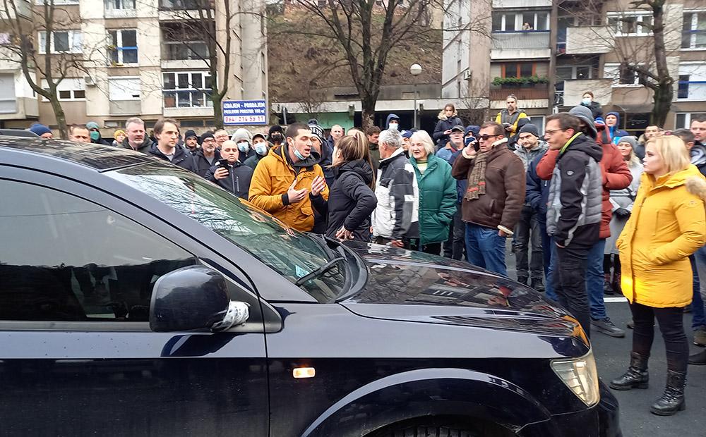 Blokade puteva širom Srbije, zabeleženo više incidenata (FOTO/VIDEO) 26