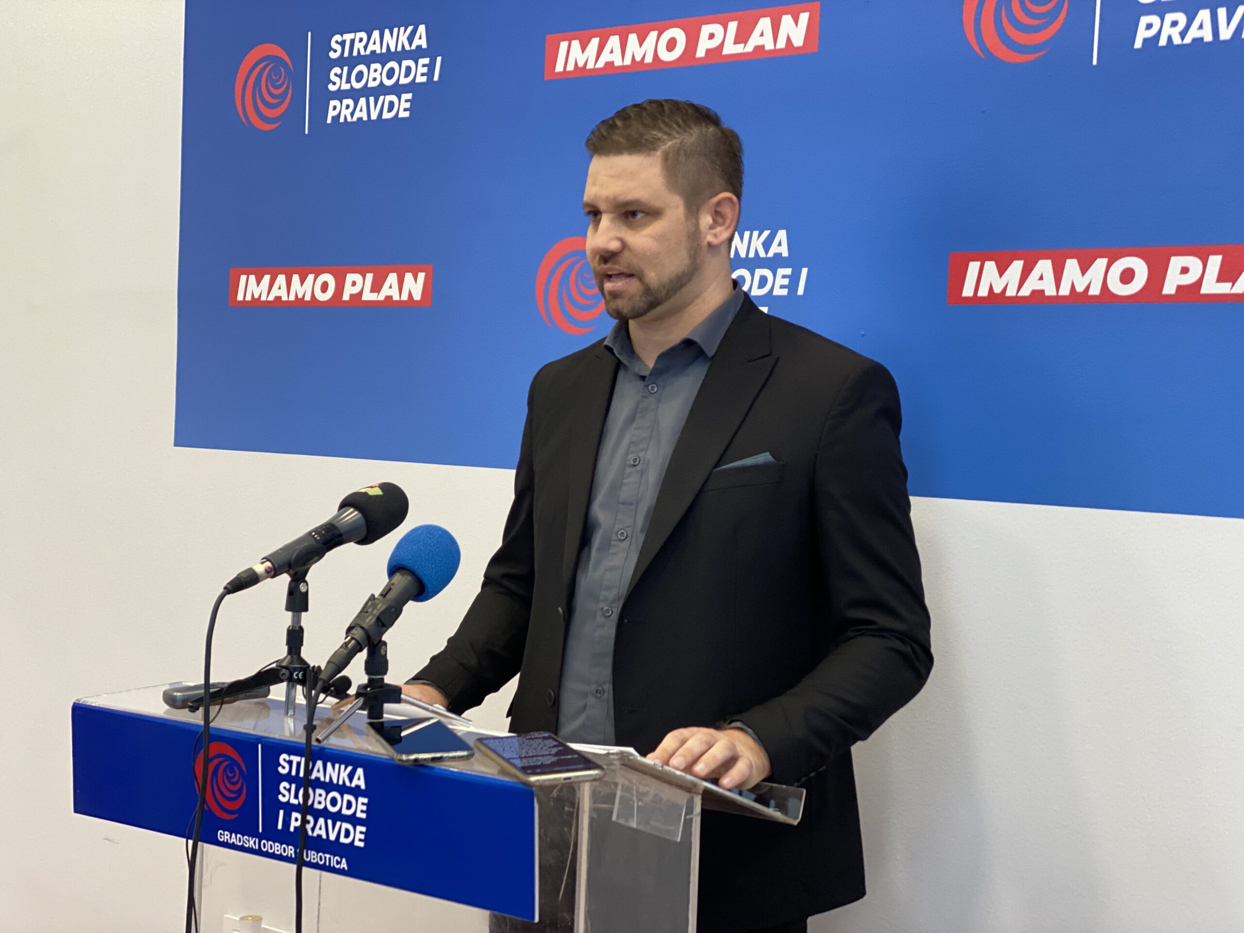 Opozicija u Subotici zahteva momentalnu ostavku gradonačelnika jer građane deli na podobne i nepodobne 3