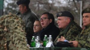 Vučić neće biti samo vrhovni komandant: Šta sve predviđaju izmene Zakona o vojsci koje su prošle ispod radara? 1 Vučić neće biti samo vrhovni komandant: Šta sve predviđaju izmene Zakona o vojsci koje su prošle ispod radara? 1