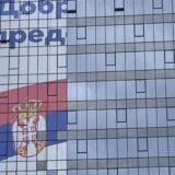 Pred dolazak Vučića u Niš na najvišem hotelu se već dva dana postavlja njegov gigantski bilbord 14
