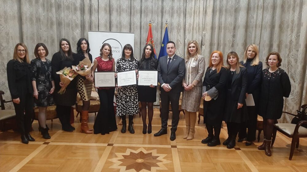 Dodeljene stipendije pobednicama programa „Za žene u nauci“ 1