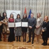 Dodeljene stipendije pobednicama programa „Za žene u nauci“ 4