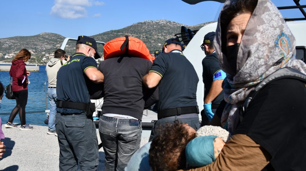 Šestoro mrtvih, više od 10 nestalo u brodolomu s migrantima kod Grčke 1