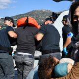 Šestoro mrtvih, više od 10 nestalo u brodolomu s migrantima kod Grčke 10