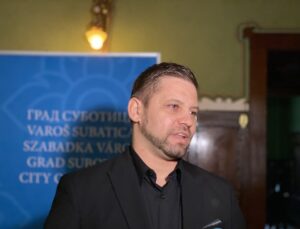 DS, MP, NS, SSP podržali inicijativu Ekološki ustanak i najavljenu blokadu raskrsnice u centru Subotice 3 DS, MP, NS, SSP podržali inicijativu Ekološki ustanak i najavljenu blokadu raskrsnice u centru Subotice 3