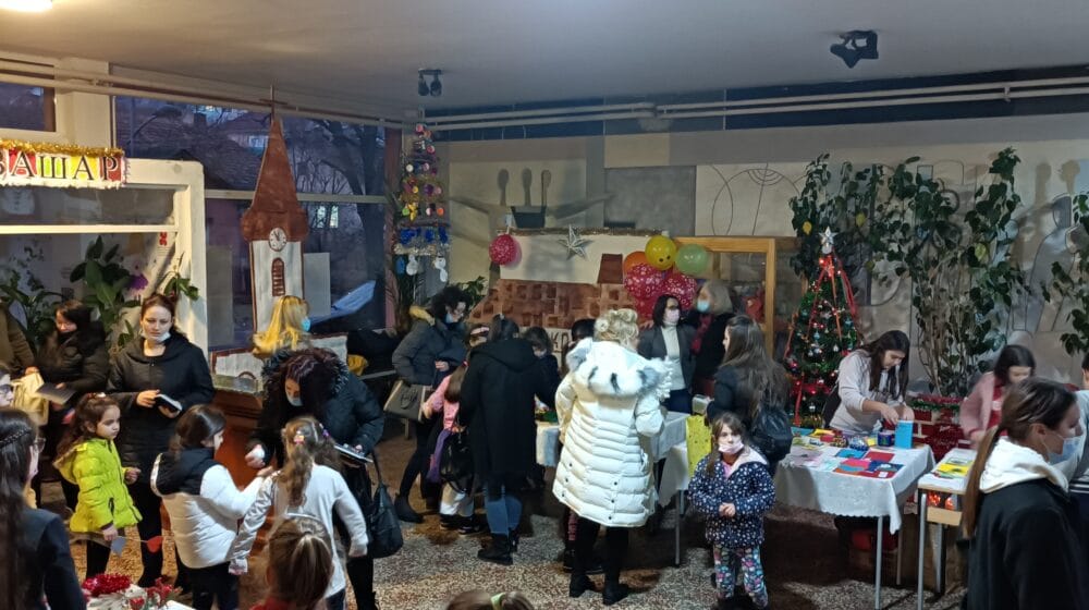 Novogodišnji vašar za opremanje OŠ “Vuk Karadžić” Donji Milanovac 1