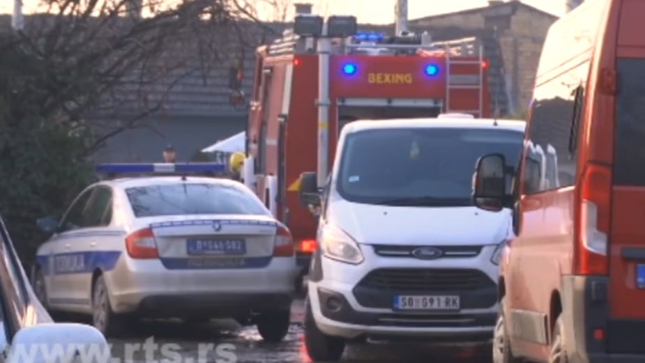 Težak zločin u Somboru, muškarac ubio suprugu i dve ćerke i zapalio kuću 1