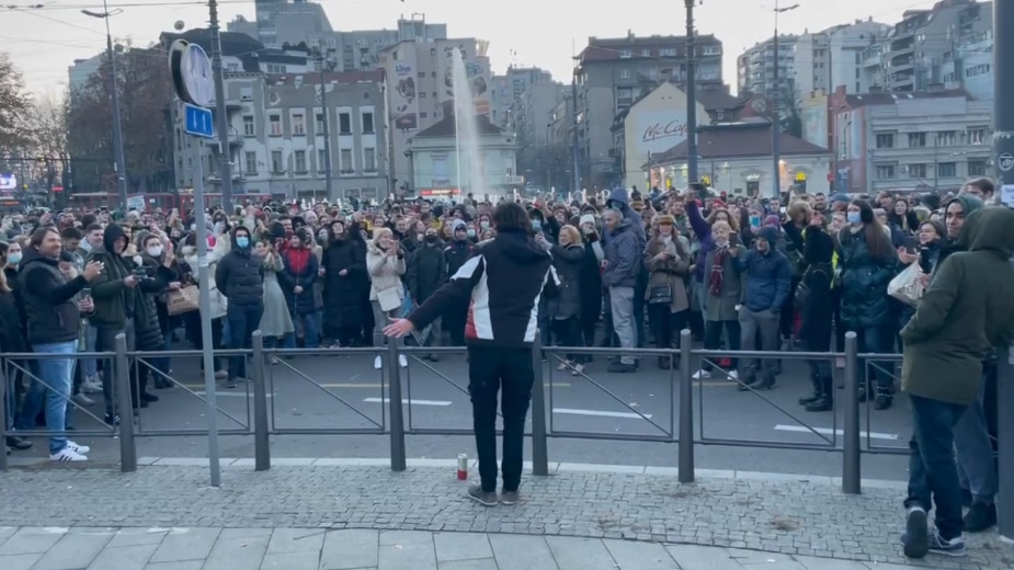 Zvezda protesta na Slaviji Petar Jojić Perčoli (VIDEO) 1