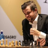 Magnus Karlsen odbranio titulu svetskog šahovskog šampiona 2