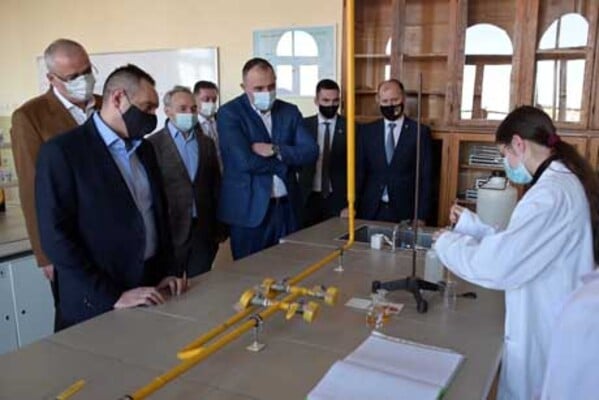 Ministar Vulin u Hemijsko-tehnološkoj školi u Subotici: Forenzičari su potrebni MUP-u 1
