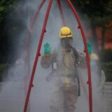 Požar u zgradi Svetskog trgovinskog centra u Hongkongu, više od 100 ljudi zarobljeno na krovu 2