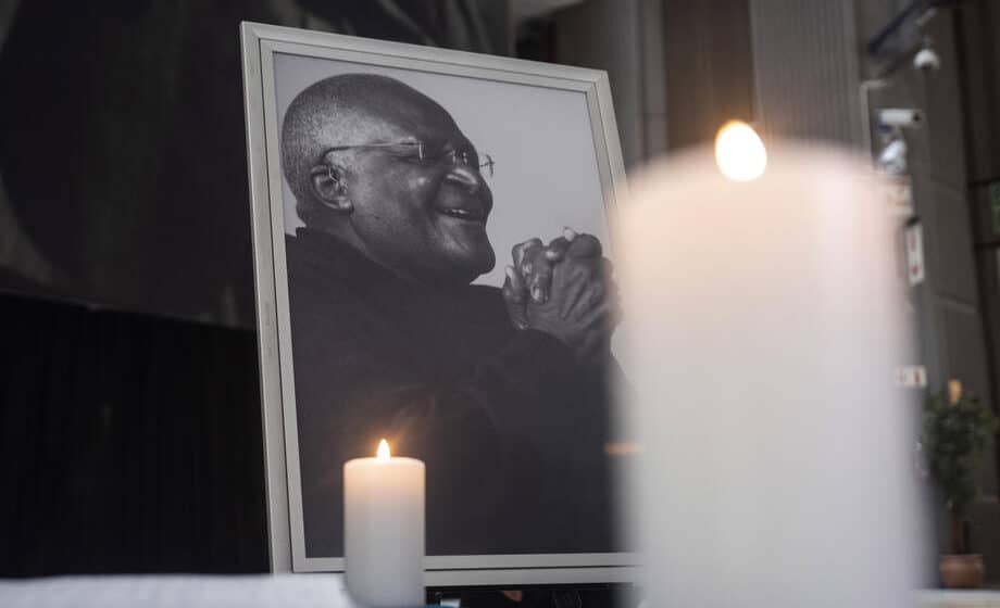 Svet odaje poštu Dezmondu Tutuu: Bio je veći od života 1