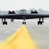 Servis Google Earth snimio nevidljivi stelt bombarder B-2 u Misuriju 2