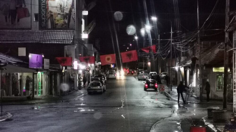 Zastave Albanije i OVK u Bošnjačkoj mahali 1