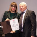 Maji Gojković uručena povelja Saveza slepih Srbije 1