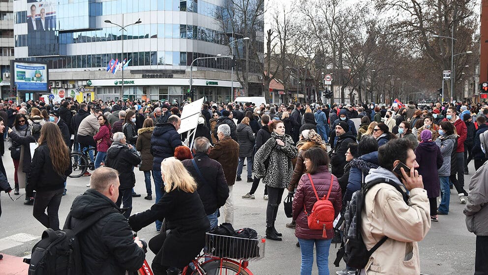 Inspektor u civilu napisao 186 prekršajnih prijava zbog blokada, a da nikoga nije legitimisao 1