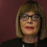 Maja Gojković: Prostorije SNS u Novom Sadu uništavale organizovane terorističke bande 13