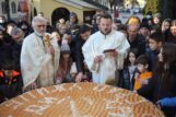 LOMLJENJE BOZICNE CESNICE U UZICU Božićna liturgija u Zagrebu 5
