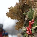 Crnogorska dijaspora naložila badnjak u Lovćencu 13