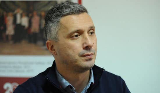 Obradović zvanično kandidat, Dveri u kampanji pod sloganom "Srcem za Srbiju" 7