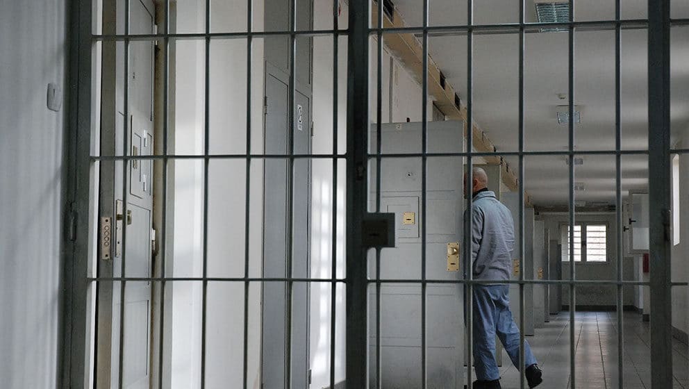 Oko 1.200 osuđenika u Srbiji godišnje bude pušteno na uslovnu slobodu 1