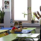 I naredne nedelje mlađi osnovci u školama, svi ostali na kombinovanoj nastavi 4