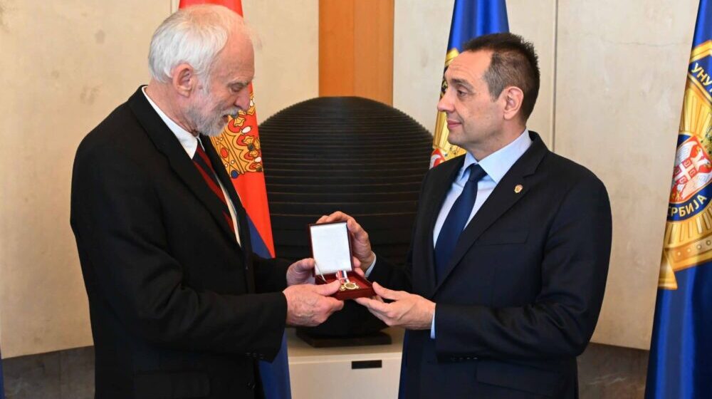 Vulinu uručeno visoko crkveno-društveno odlikovanje Krst vožda Đorđa Stratimirovića 1