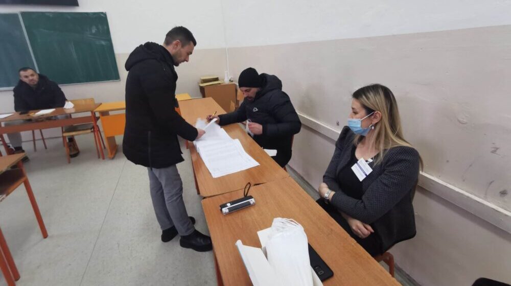 Pokret za preokret: Referendum o promeni Ustava Srbije nelegitiman iz najmanje 10 razloga 1
