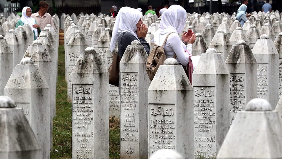 "Srebrenica, četvrt vijeka neisplativog pomirenja": Autorski tekst Aleksandra Trifunovića, glavnog i odgovornog urednika "Buke" 1