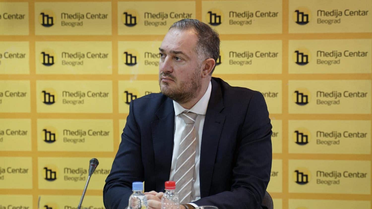 Devet meseci nakon ostavke Boška Obradovića, Dveri sutra biraju novo rukovodstvo: Kandidat za novog predsednika Ivan Kostić 2 Devet meseci nakon ostavke Boška Obradovića, Dveri sutra biraju novo rukovodstvo: Kandidat za novog predsednika Ivan Kostić 2