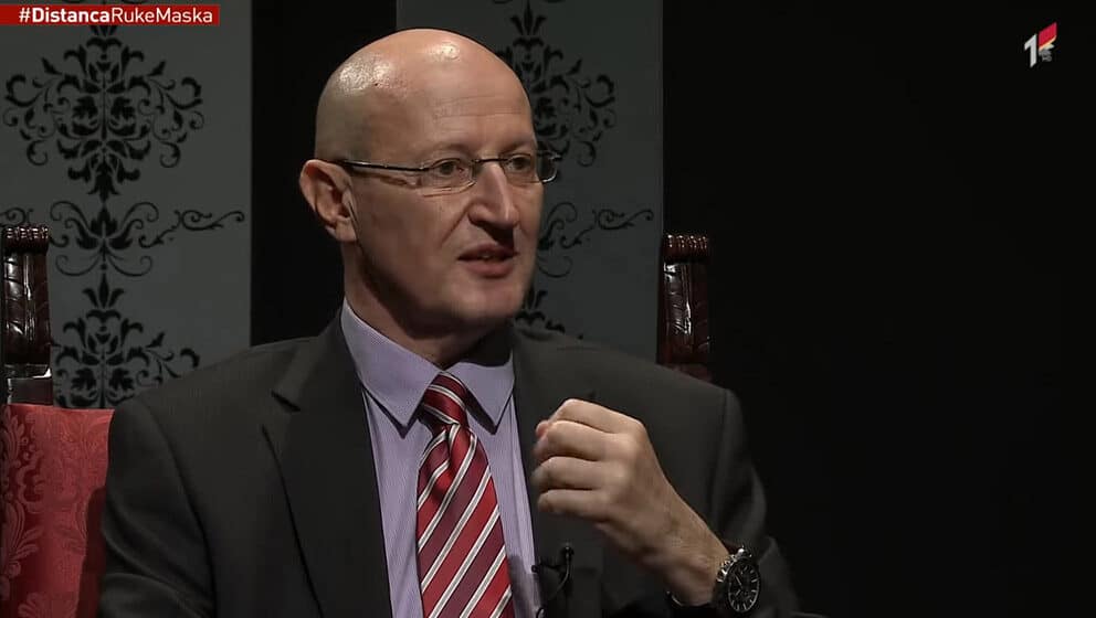 Temeljni ugovor primer providnog istorijskog revizionizma 1