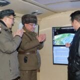 Severna Koreja i naoružanje: Kim Džong Un nadgledao treće lansiranje hipersonične rakete 5