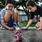 Srbija i Nova godina: Zašto su petarde opasne za decu i životinje i kolike su kazne 4