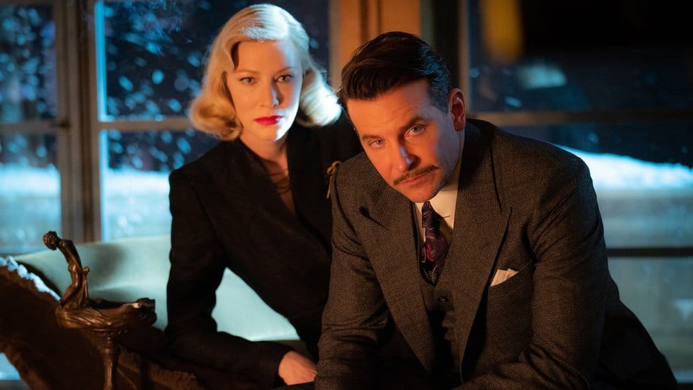 Korona virus i glumice: Kejt Blanšet je tokom karantina morala da glumi ćerkinu učiteljicu 2 Cate Blanchett and Bradley Cooper in Nightmare Alley