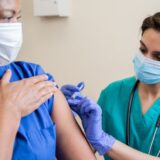 Korona virus: U Srbiji i dalje visok broj novozaraženih, Fajzer počeo ispitivanje vakcine posebno napravljene za omikron soj virusa 12