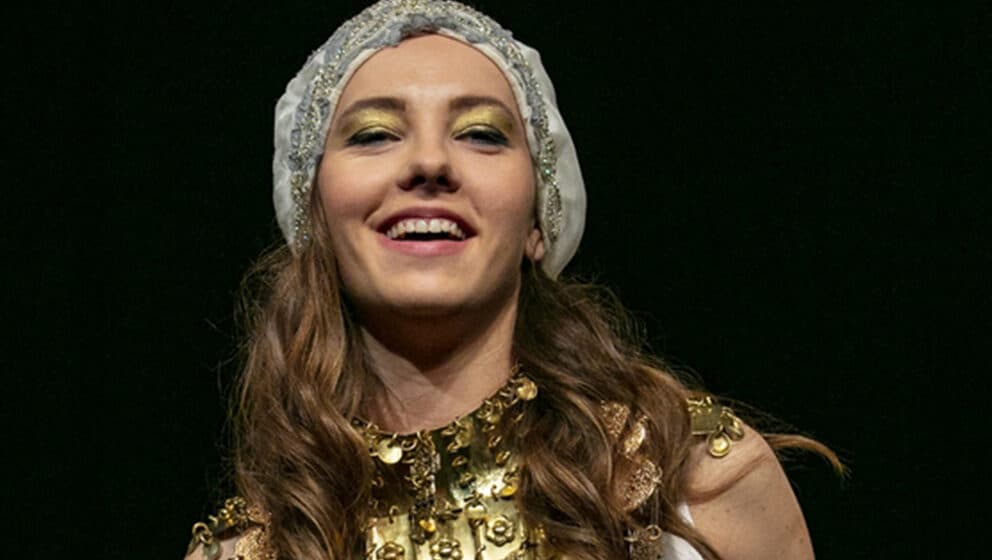 Jovana Stojiljković: Glumica koja osvaja trke "s preponama" 1