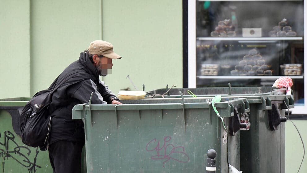 Hleb, deset jaja ili žvake: Koliko su siromašni stvarno siromašni? 1