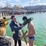 Student ekonomije prvi doplivao do Bogojavljenskog krsta u Nišu 6