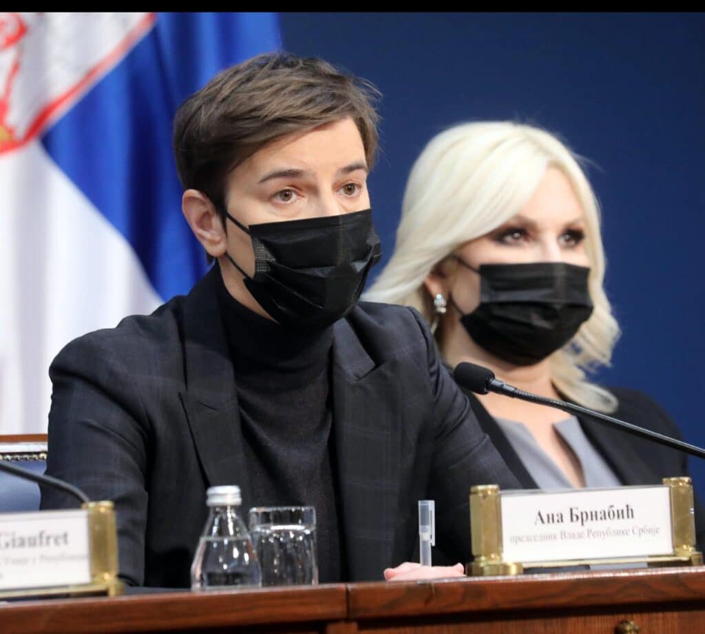 Tihi rat za "ljubav" predsednika: Sukob Zorane Mihajlović i Ane Brnabić tinja godinama, vatru "gasio" i Vučić lično 2 Tihi rat za "ljubav" predsednika: Sukob Zorane Mihajlović i Ane Brnabić tinja godinama, vatru "gasio" i Vučić lično 2