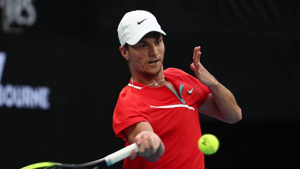 Kecmanović u četvrtfinalu Santjaga 1