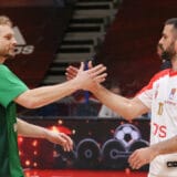 "Koš više" protiv "koša manje" 12