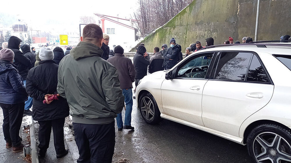 Incidenti sa vozačem i napad na novinarku sajta Nova.rs (FOTO/VIDEO) 1