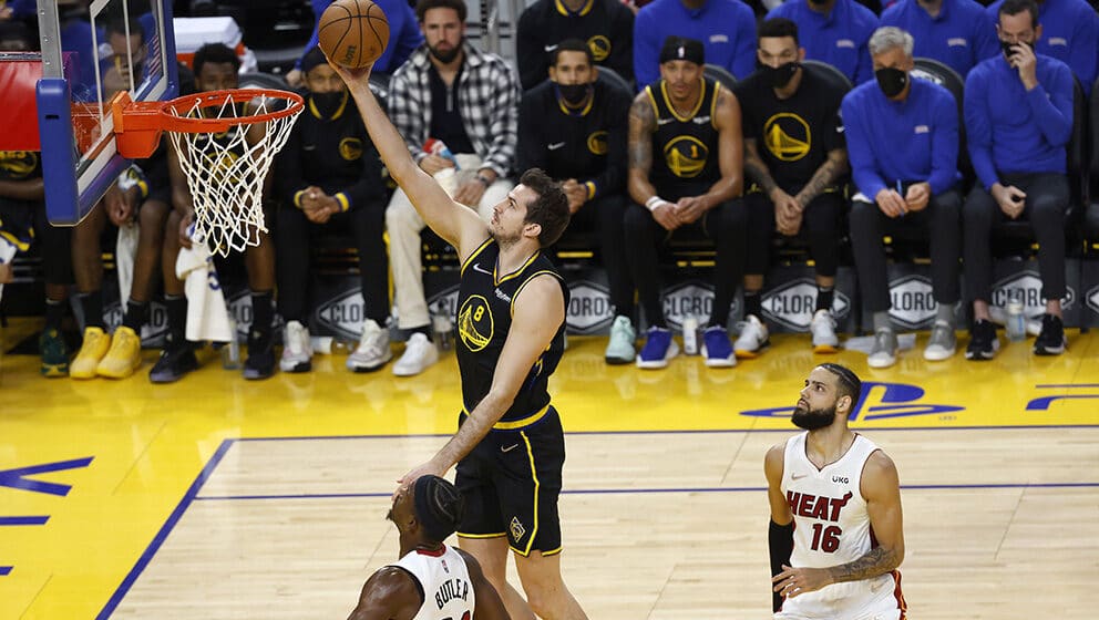 Kari i Tompson odmarali, Bjelica ih častio pobedom 1