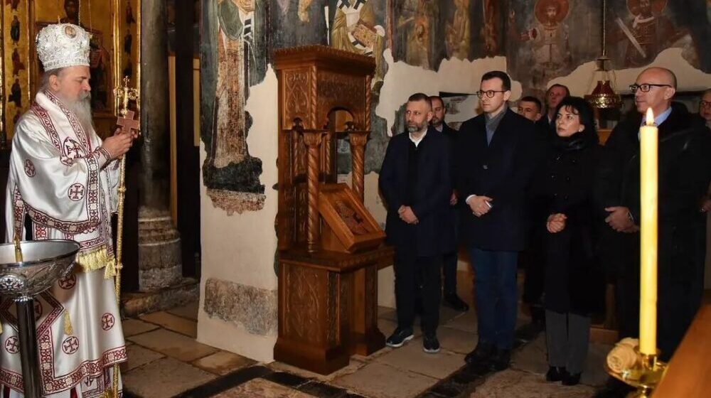 Direktor Kancelarije za KiM Petar Petković prisustvovao Božićnoj liturgiji u Gračanici 1