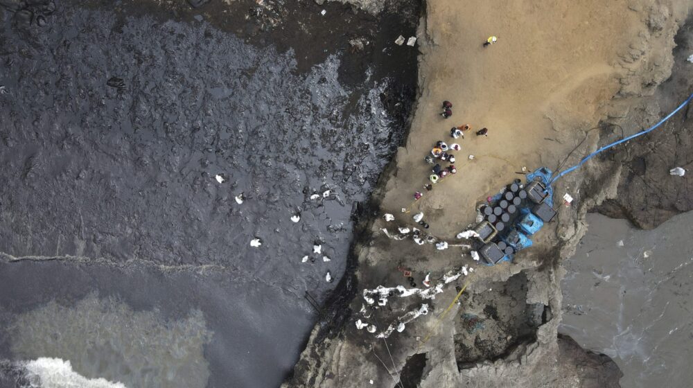 Peru proglasio hitnu ekološku situaciju od 90 dana posle izlivanja nafte u more 1
