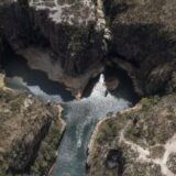 Petoro ljudi nastradalo u Brazilu kada se stena odronila i pala na čamce 3