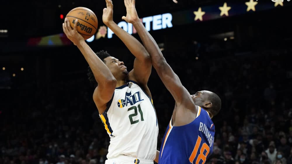 Finiks pobedio Jutu uz 33 poena Bukera 1