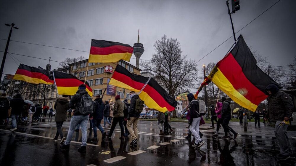 Nekoliko desetina hiljada ljudi na ulicama nemačkih gradova zbog kovid mera 1