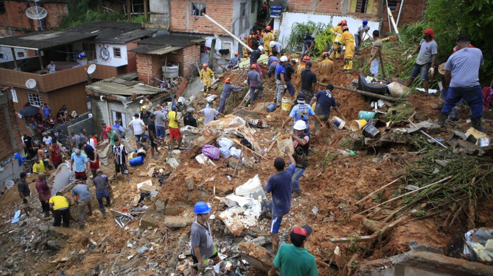 Najmanje 19 osoba stradalo u klizištima u Sao Paolu 1