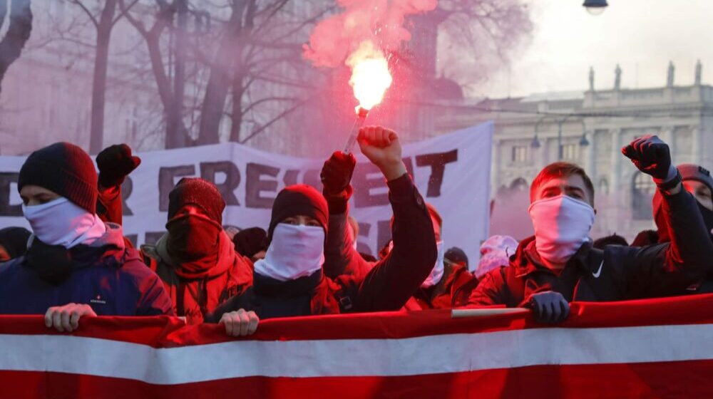 Na demonstracijama protiv korona mera u Beču danas oko 40.000 ljudi 1